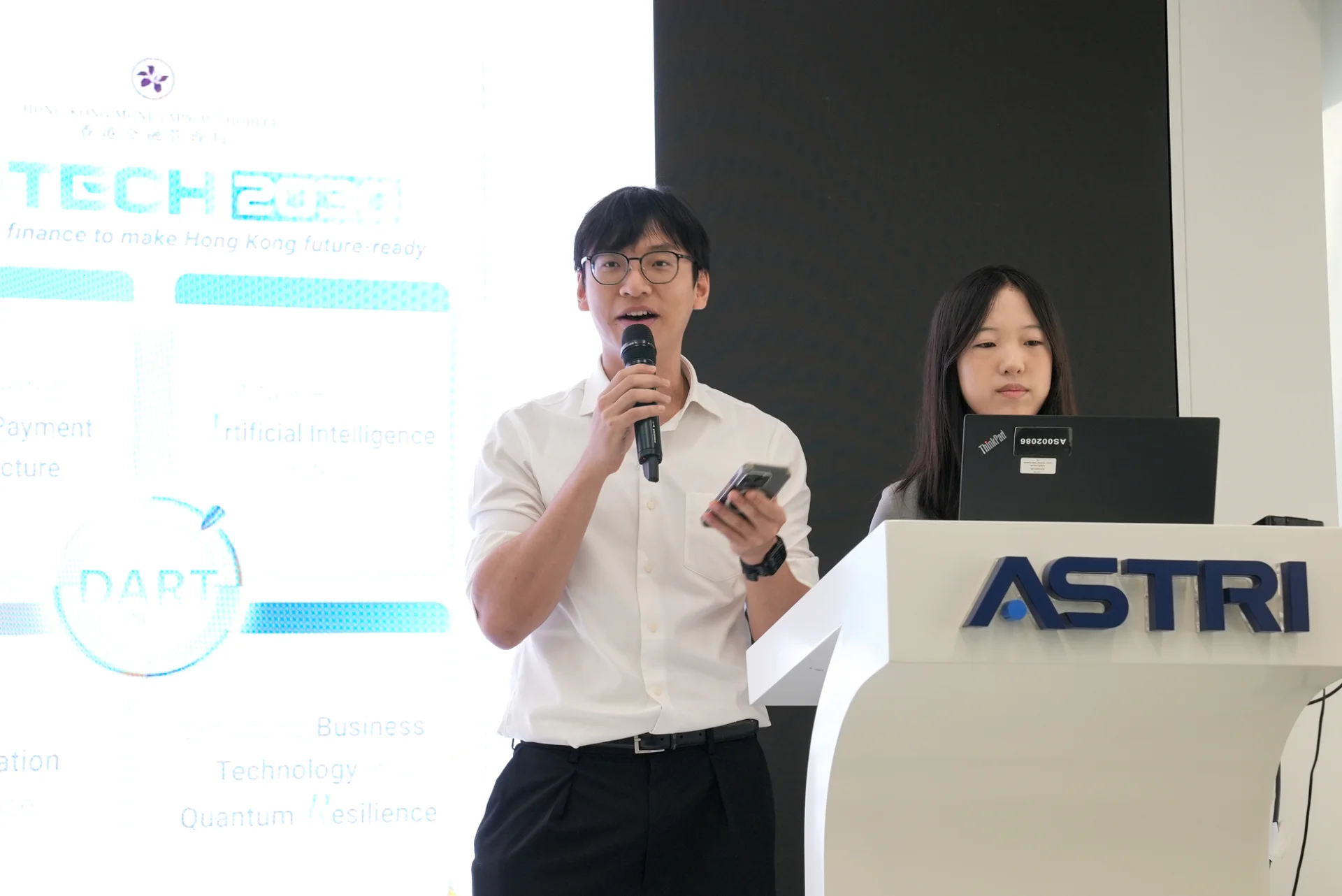 Enoch Chiu, a Master’s student in Blockchain Technology at The Hong Kong Polytechnic University (PolyU), shared that the ASTRI internship offered valuable insights into how cutting-edge R&D translates into market applications, profoundly inspiring his future career plans.