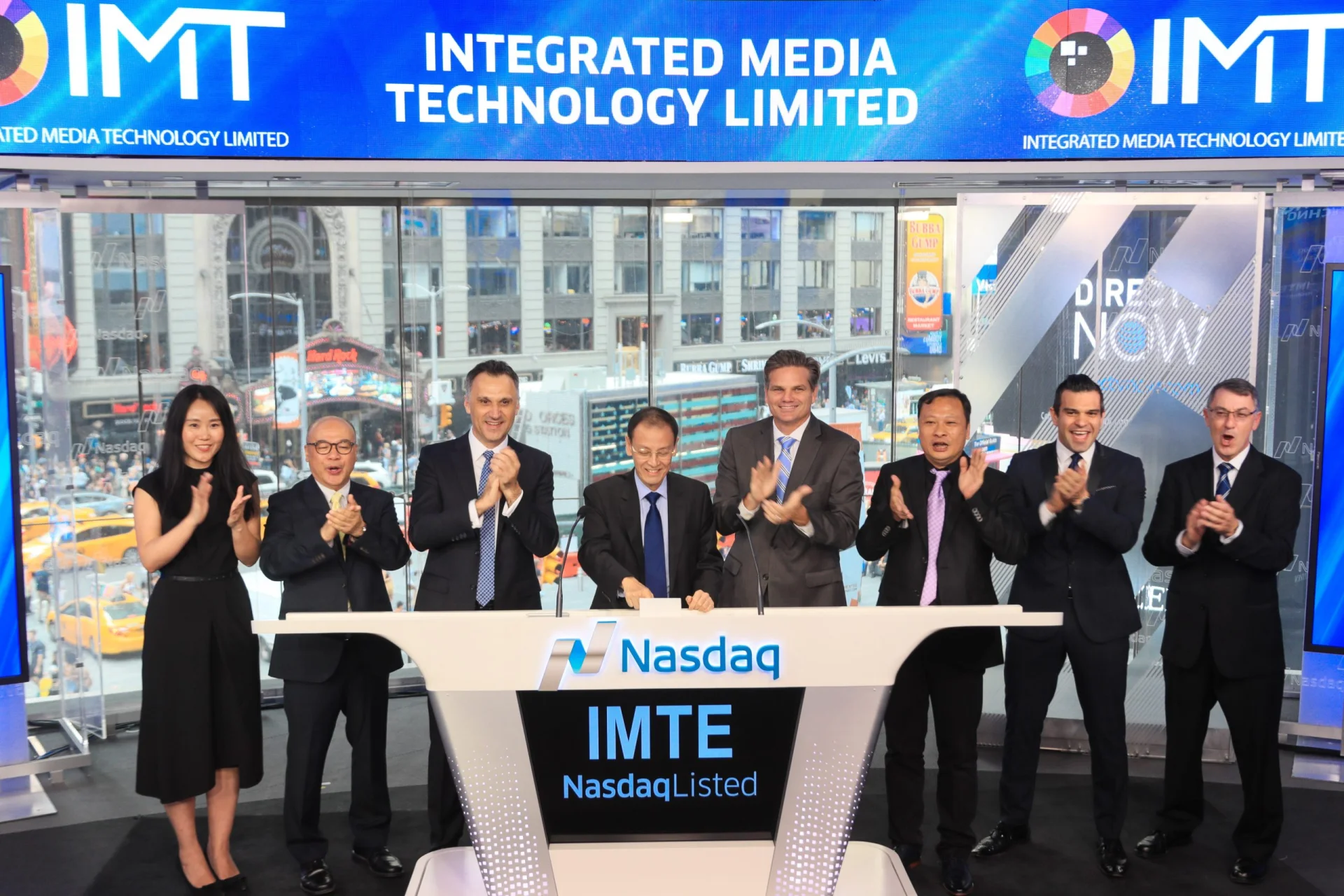 應科院合作夥伴Integrated Media Technology於美國納斯達克上市，進行敲鐘儀式