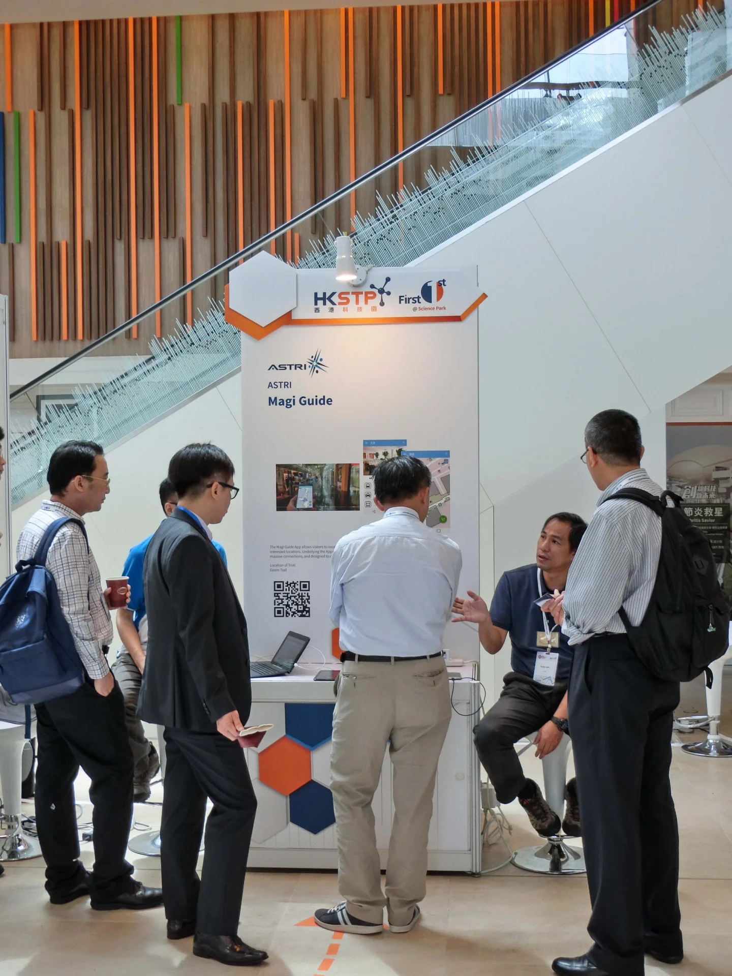 應科院於《亞太創新峰會2016系列 – 智慧城巿》展示室內及室外地理信息系統