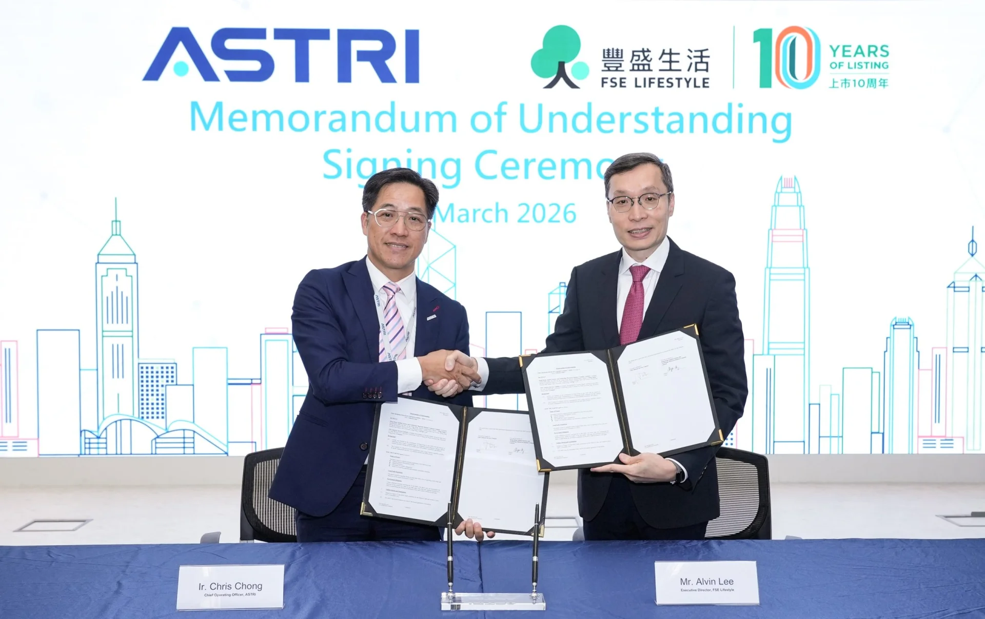 Ir Chris Chong (left), Chief Operating Officer of ASTRI and Mr Alvin Lee (right), Executive Director of FSE Lifestyle signed the MoU