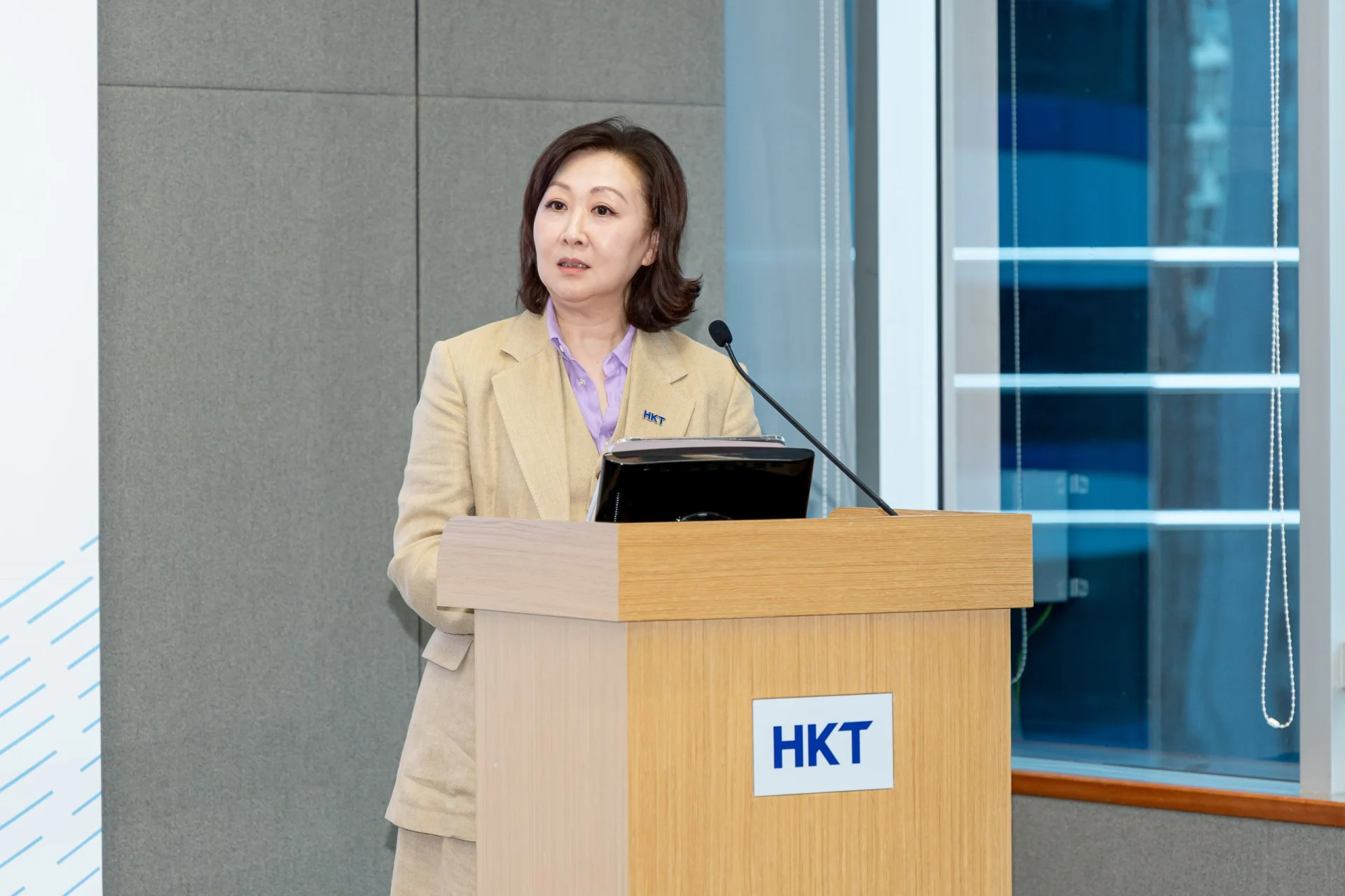 Ms Susanna Hui, Group Managing Director of HKT, says that by working together with ASTRI, we will deepen collaboration in areas such as AI, 5G/6G, and LEO satellite technology. This initiative fully aligns with the vision of the National 15th Five-Year Plan, helping reinforce Hong Kong’s role as an international I&T hub and transform Hong Kong’s I&T strengths into tangible economic momentum, contributing to the nation’s pursuit of high-level technological self-reliance.