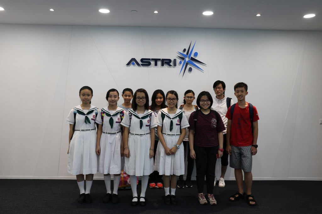 香港學生科學比賽得獎隊伍到訪應科院